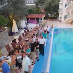 Appart hôtel Merve Apartments, Your From In Bodrum, Street Cats Frequent The Property, Not Have Balconies , Ground Floor Have Terrace With Table And Chairs Bodrum