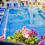 Lejlighedshotel Merve Apartments, Your From In Bodrum, Street Cats Frequent The Property, Not Have Balconies , Ground Floor Have Terrace With Table And Chairs
