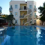 Merve Apartments: With Street Cats Aparthotel 4*