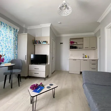 Merve Apartments, Your From In Bodrum, Street Cats Frequent The Property, Not Have Balconies , Ground Floor Have Terrace With Table And Chairs 4* 博德鲁姆